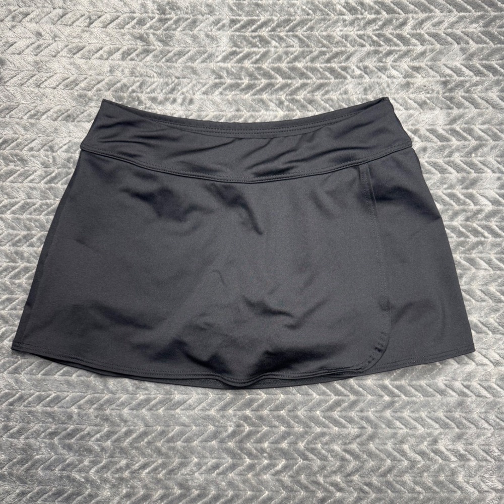 TYR‎ Black Athletic Skort Size 8 Wrap Front Built-in Shorts CL001 (1435)